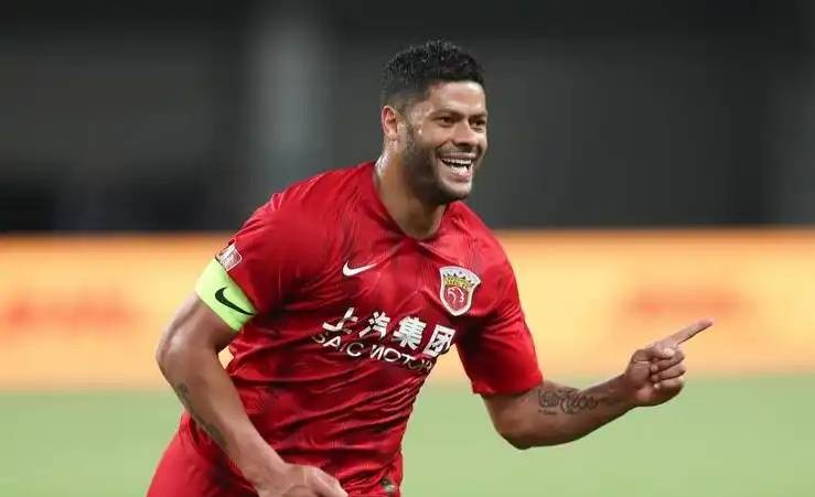 重返中超，胡尔克加盟山东鲁能？官宣决定，5年中超薪水曝光